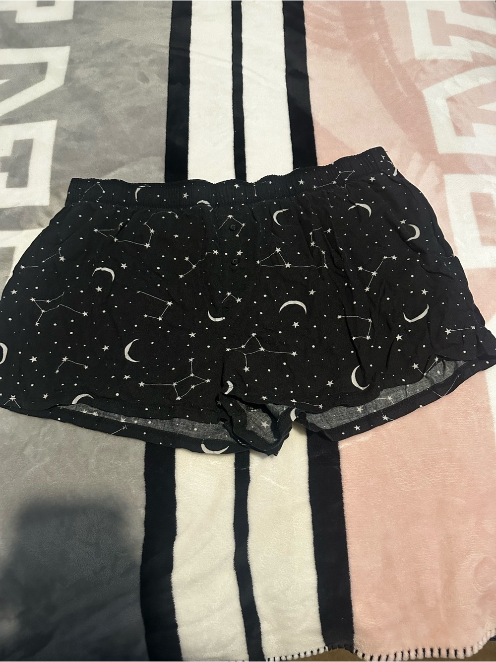 Vs pink Black Star & Moon Print Sleep Shorts
